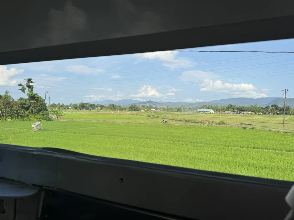 🚆 Voyager en train à Java : guide pratique Tikel.com 16 vue train java