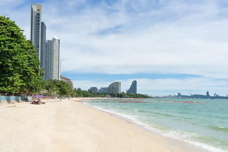Que faire à Pattaya ? Plages, visites, transports 10 jomtien beach pattaya