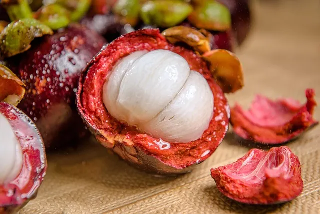 Les 15 fruits thaïlandais à goûter lors de ton voyage 19 Mangoustan