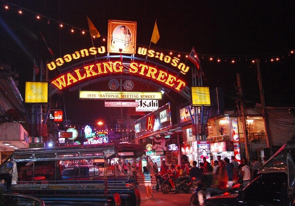 Que faire à Pattaya ? Plages, visites, transports 14 Entrée de la walking street à Pattaya